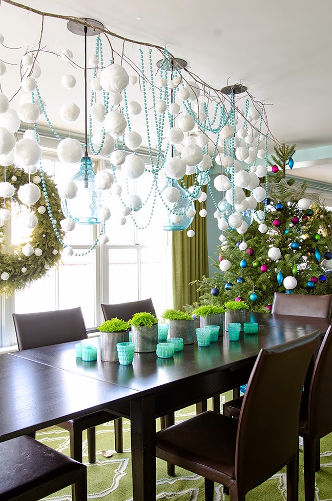 Awesome DIY Christmas Decoration on Dining Table