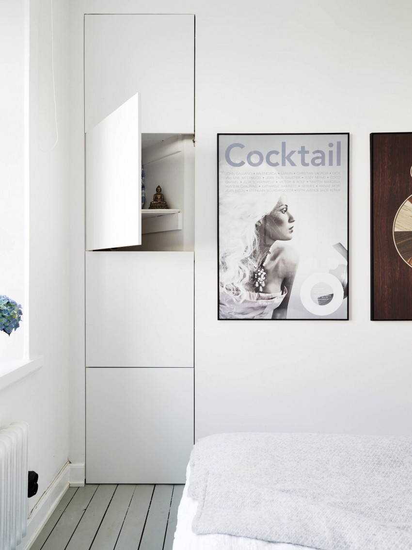 Cocktail Wall Frame in Bedroom