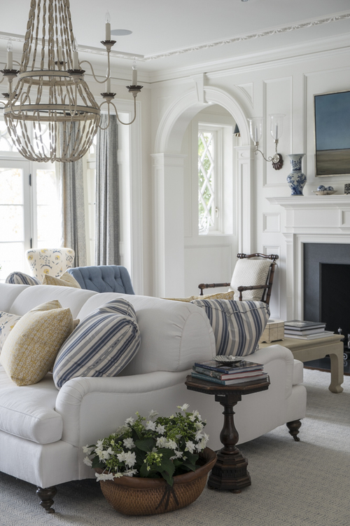 White Living Room Inteior Design
