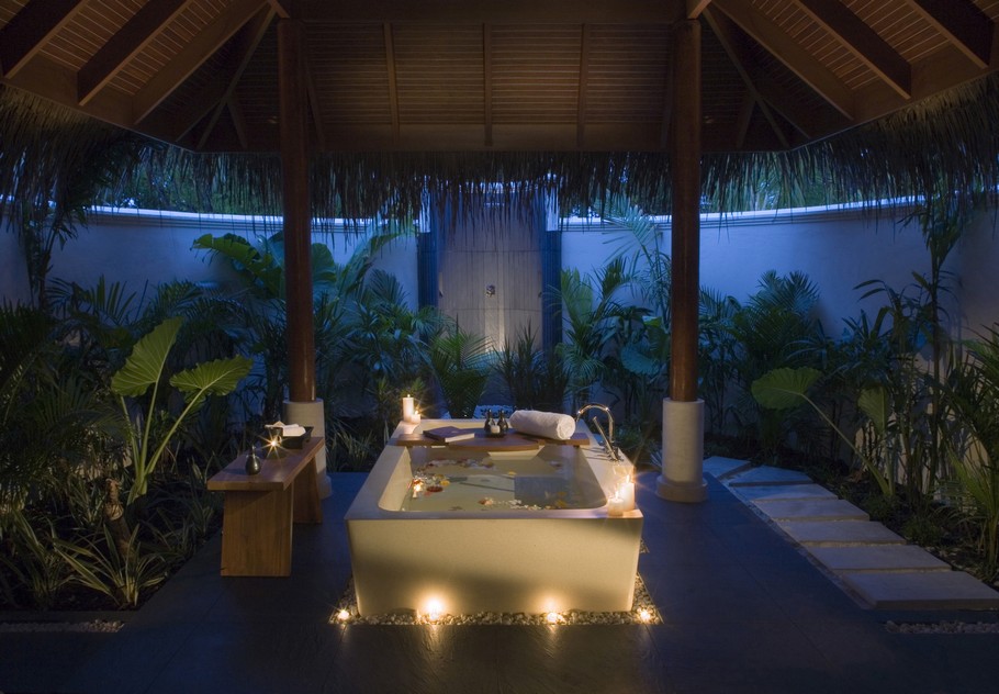 relaxing atmosphere in a romantic bathtub