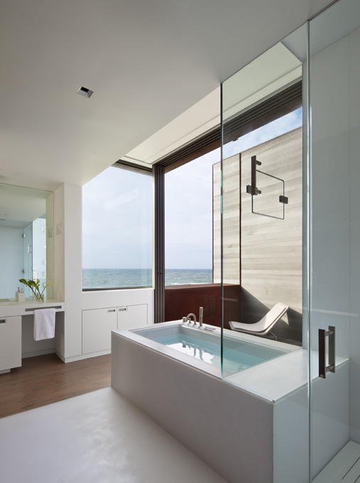 bathroom design with natural sea view