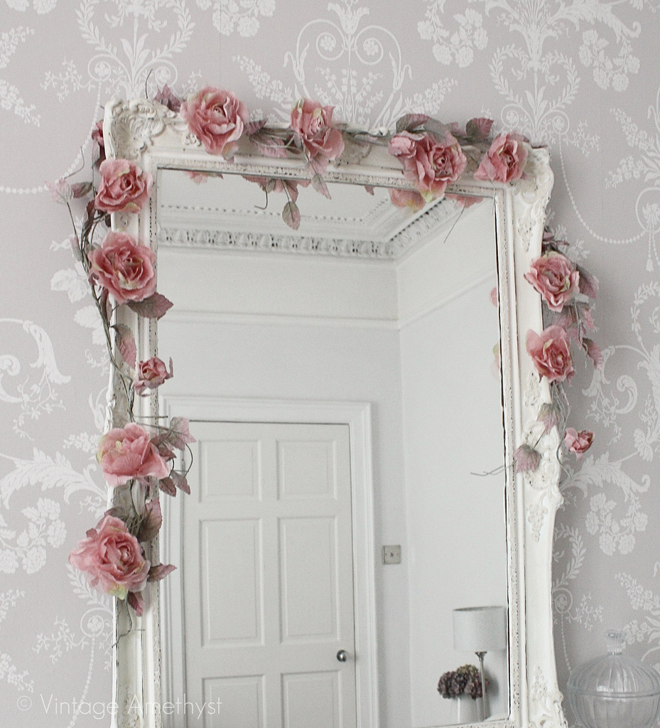 Romantic Mirror Decoration