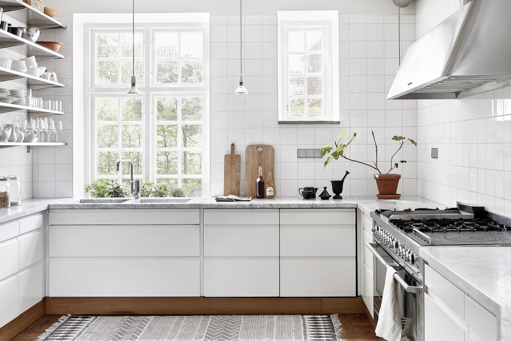 black white kitchen design
