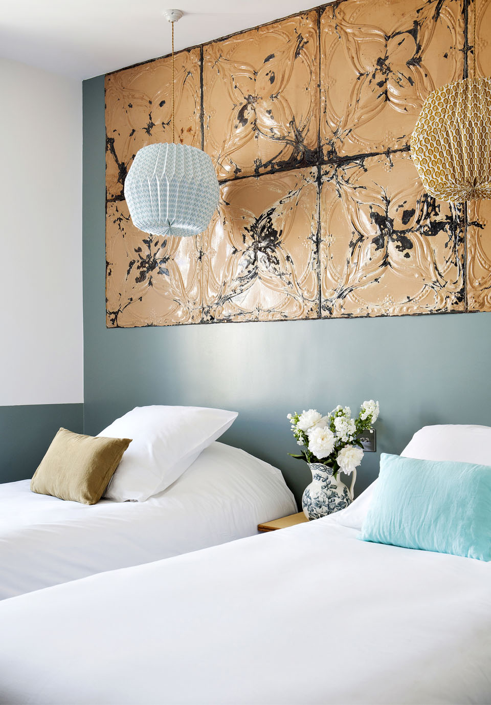 paris hotel henriette twin bedroom design