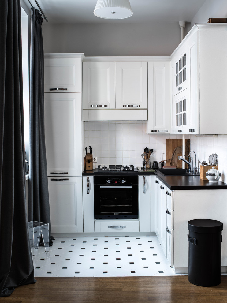 Scandinavian Style Black and White Kitchen Design