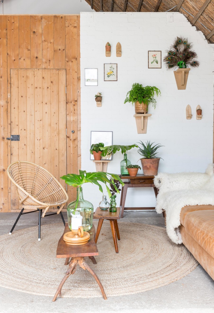 botanical decor living room seating