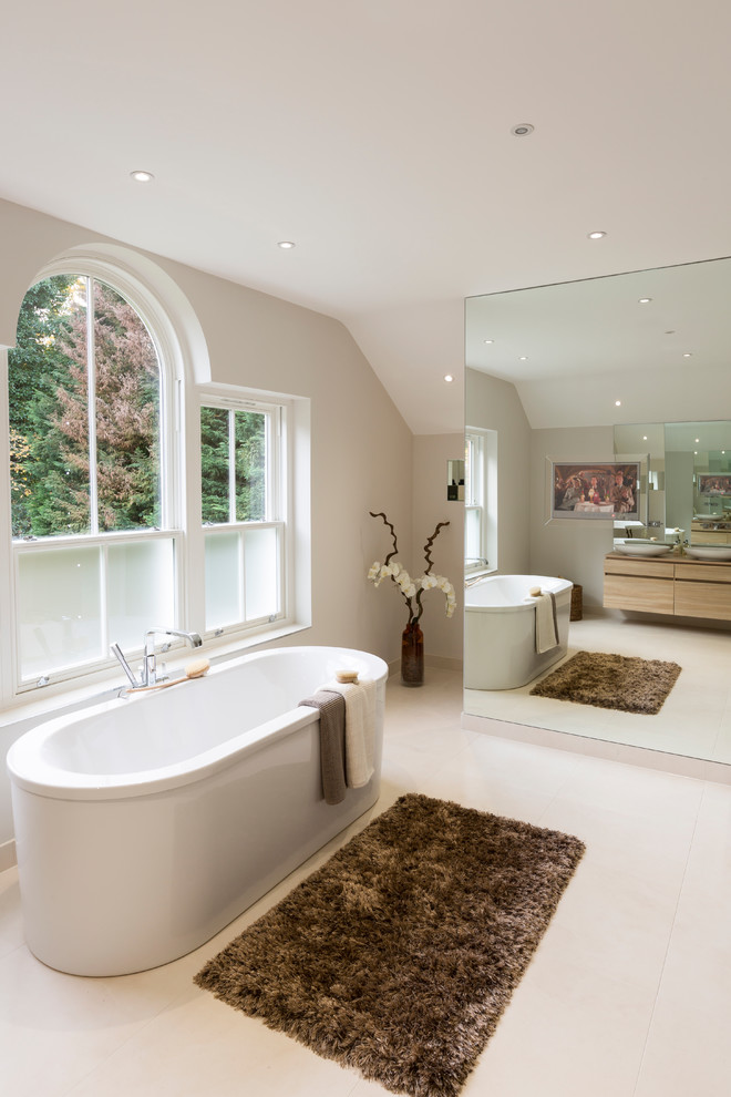 Bathroom Design With Large Mirror and Window
