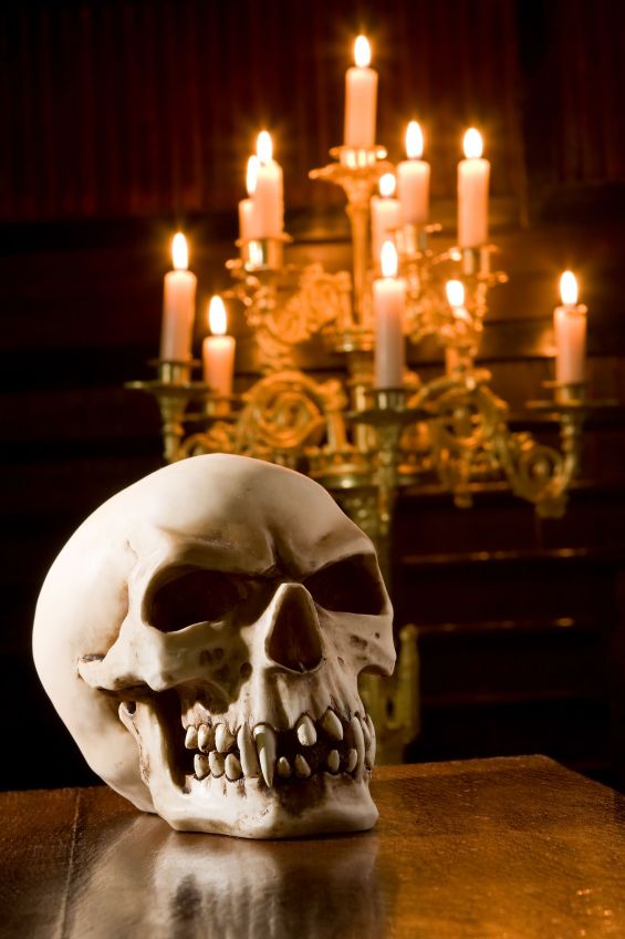 Candles Scary skull licing room decor
