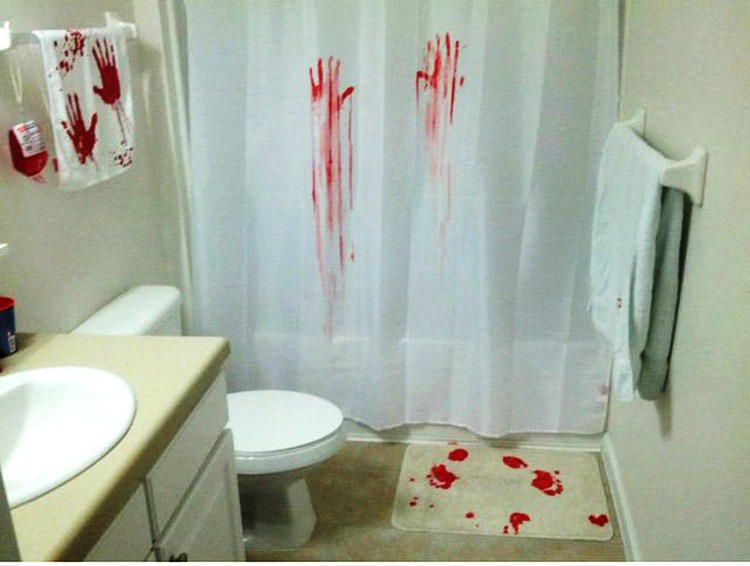 Creepy Bathroom Decor