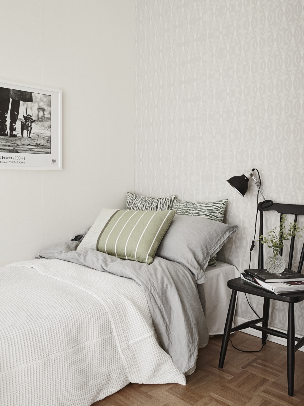 Decorative Pillows in Small Space Bedroom