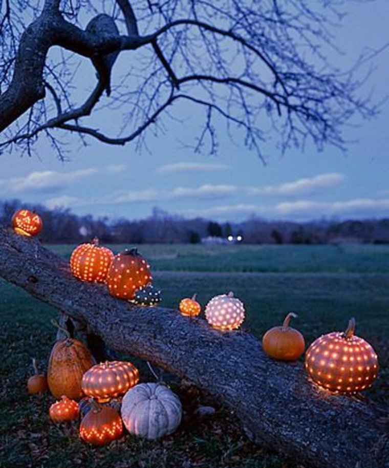 Lights in Pumpkins for Halloween
