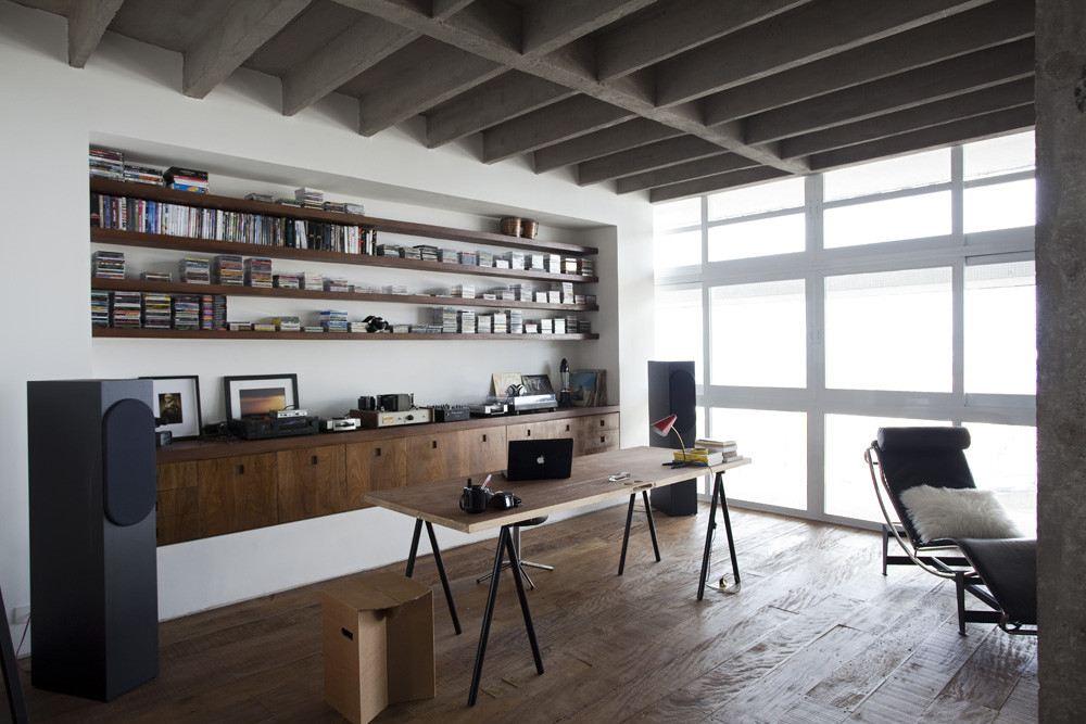 Music Room modern apartment in Brasil