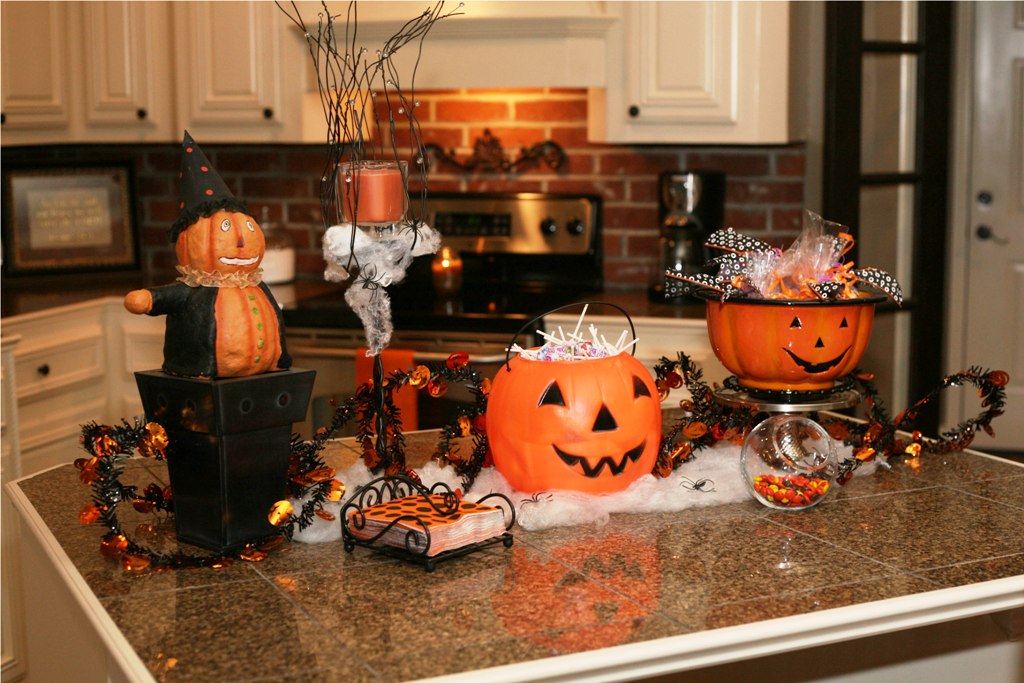 Decorate Your Kitchen For A Spooktacular Halloween