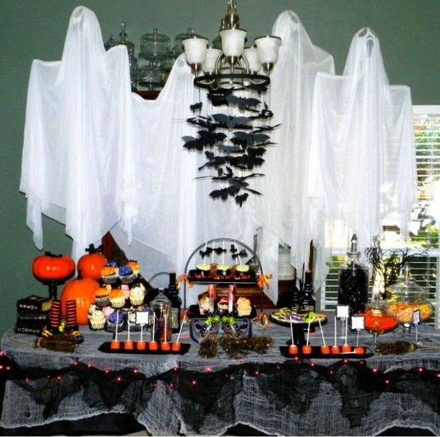 Halloween table decoration