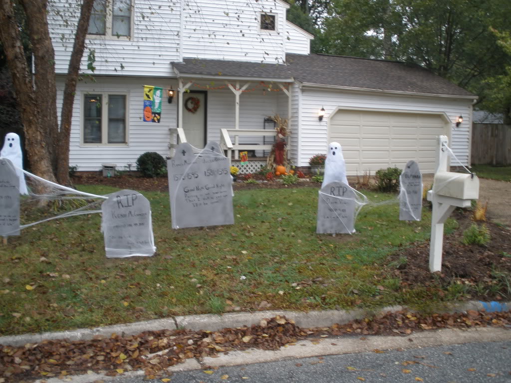 Scary Outdoor Halloween Decoration