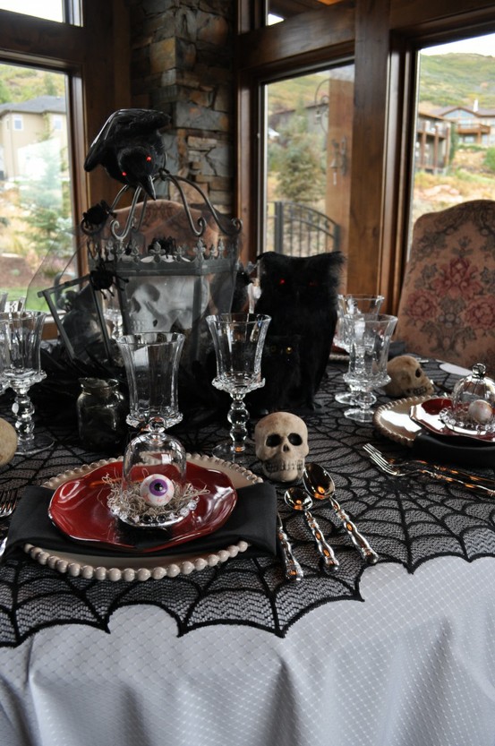 black and white halloween table decorations