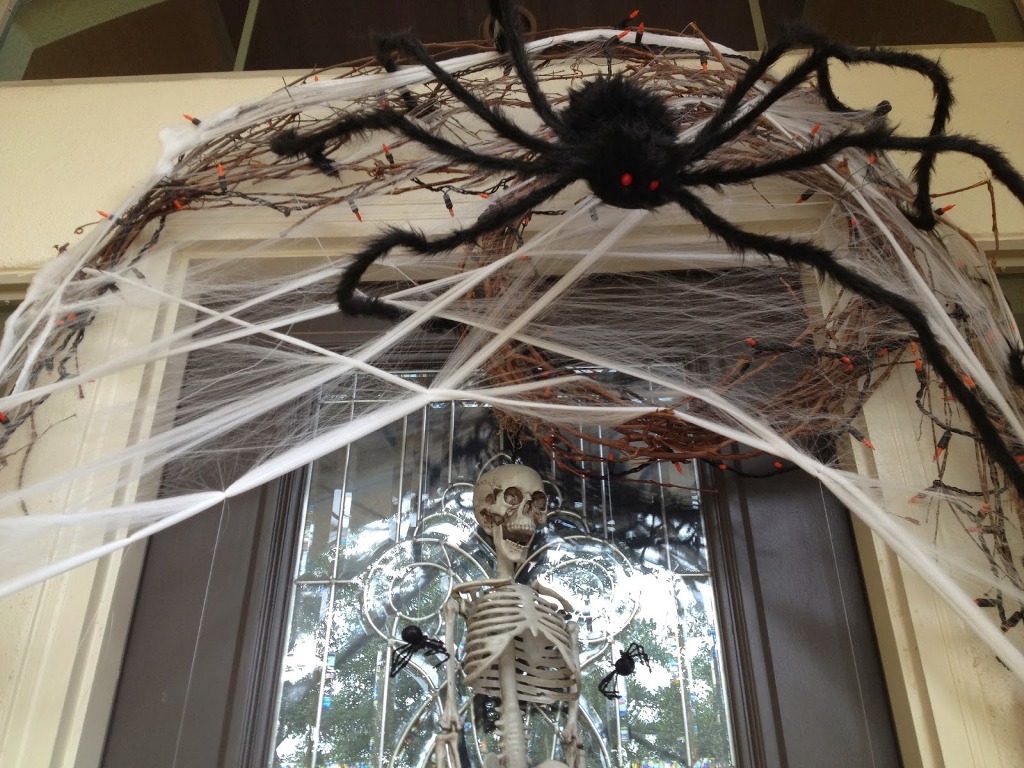 easy outdoor halloween decorations spiders exteriors decorations
