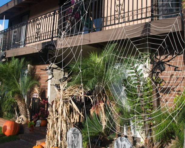 halloween Exterior decorating ideas awesome spider web