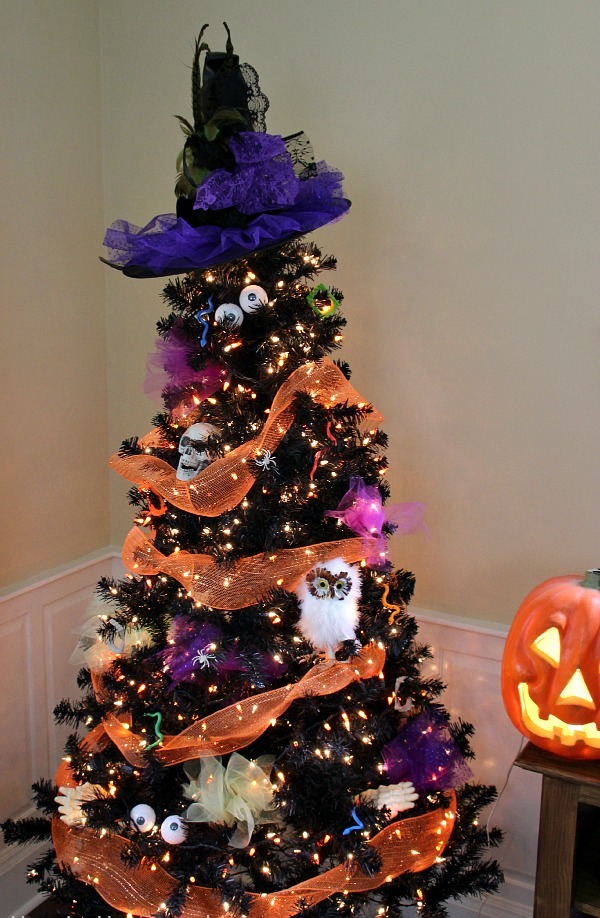 halloween tree decoration
