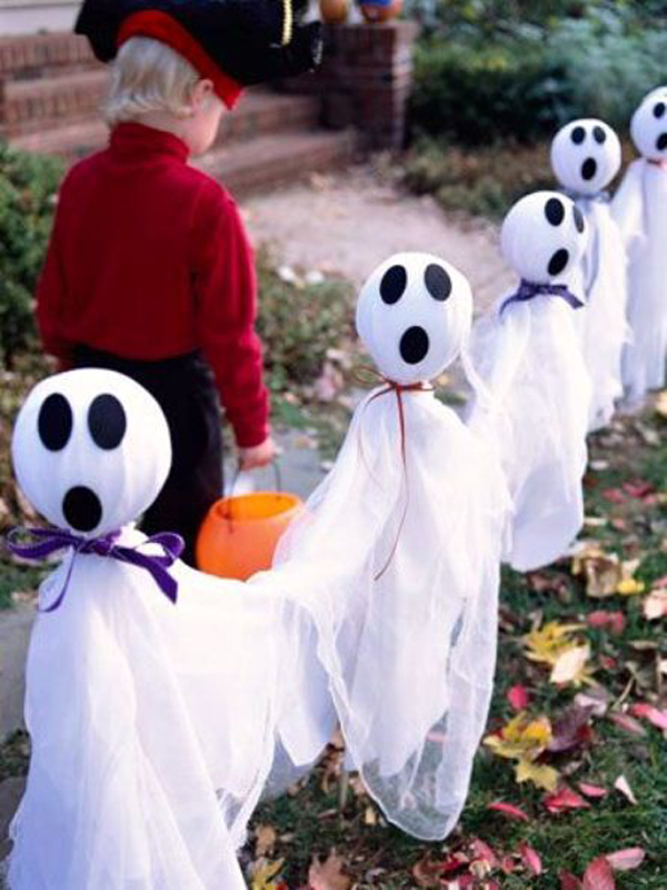 outdoor ghost halloween decor ideas