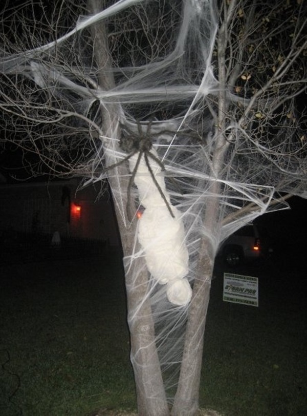 scary halloween decoration ideas spider web