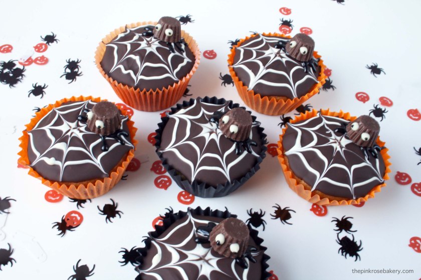 spiders web halloween cupcakes