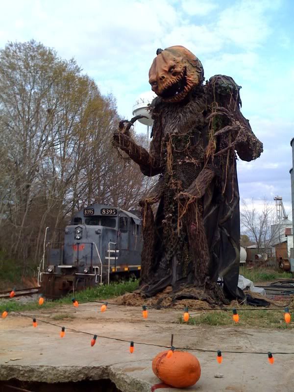 Giant Yard Halloween Decorations