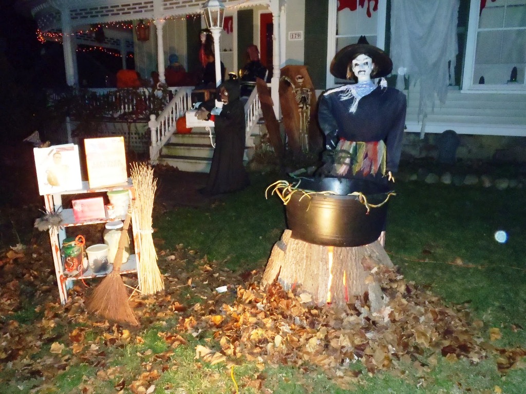 Scary Skeleton halloween outdoor decor