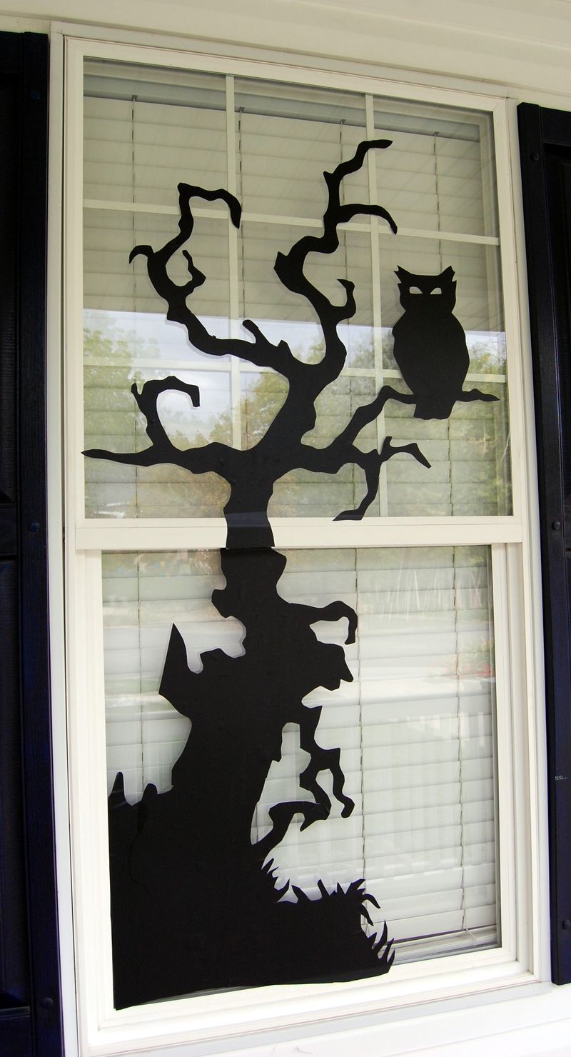 Halloween Window Decorations Ideas to Spook up Your Neighbors
