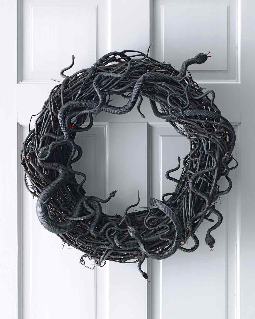 halloween wreath snakes