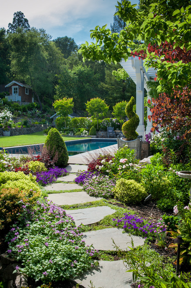 backyard landscaping pathways