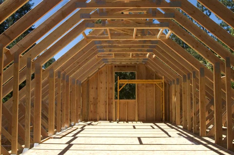 What are The Main Differences between Trusses and Rafters?
