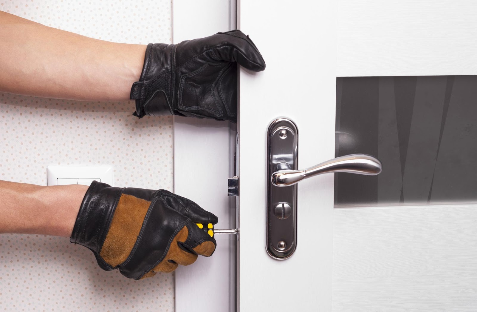 A Locksmith for Break-In Services