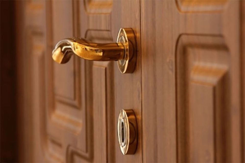 Have you contacted locksmith Williamsburg Brooklyn, NY for a peephole installation