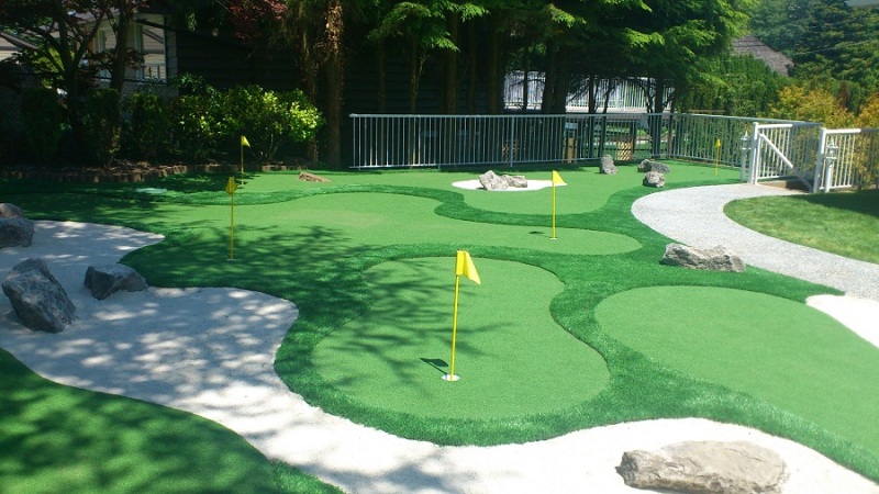 Is decorating a mini golf course expensive