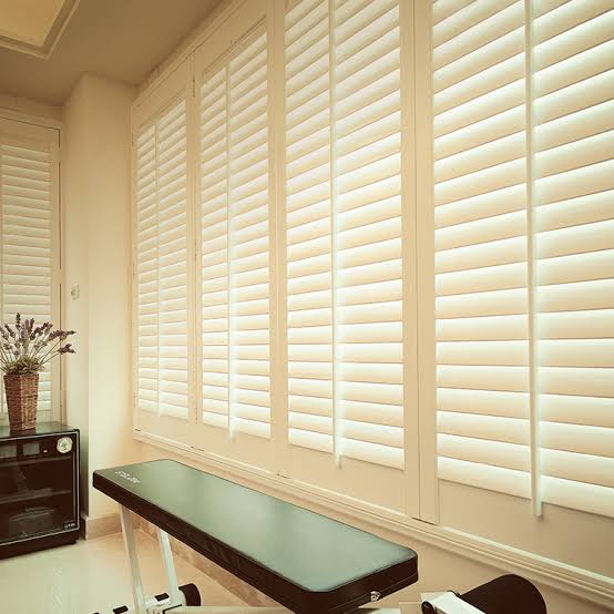 Shutter blinds are a better choice for room insulation than curtains