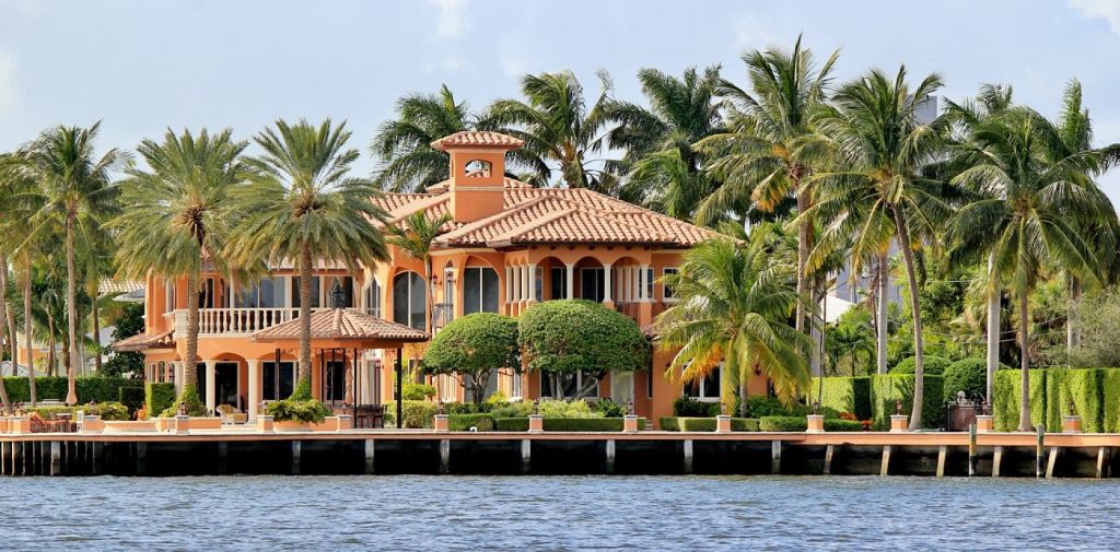 The Pros of Waterfront Living
