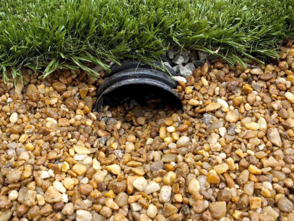 Improve The Drainage System of Your Lawn