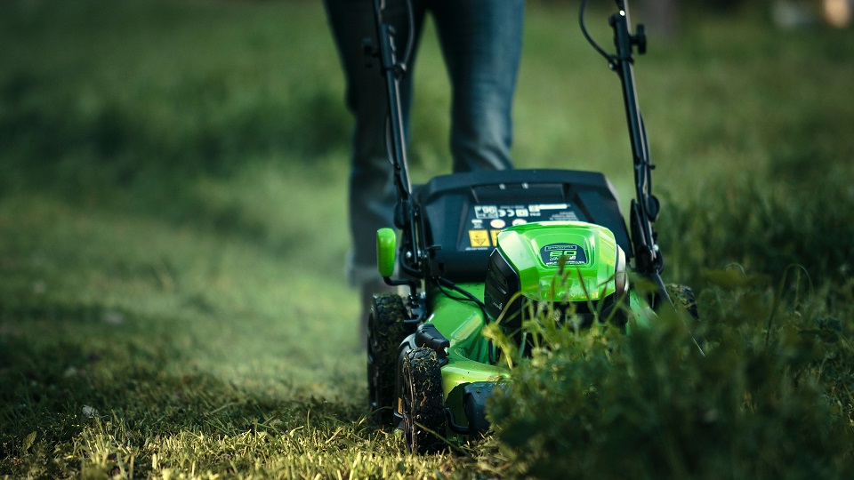 How to Maintain a Lawn Mower