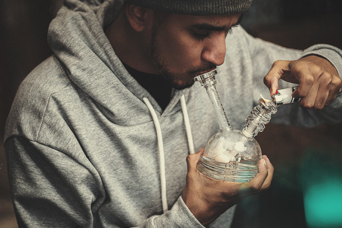 Smoking With Bongs Is Healthier