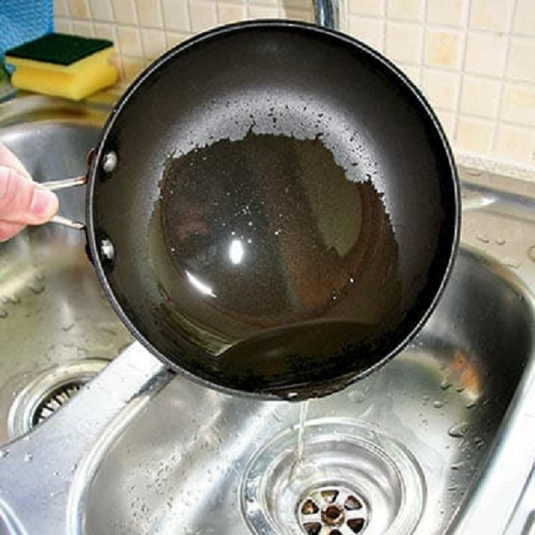 Pouring Cooking Oil Down the Drain