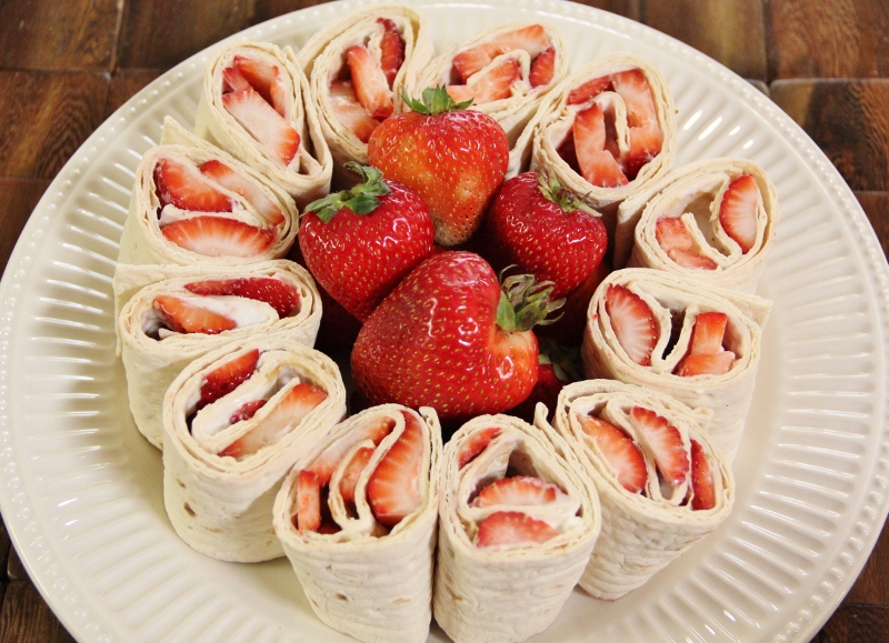 Strawberry and cream cheese roll-ups