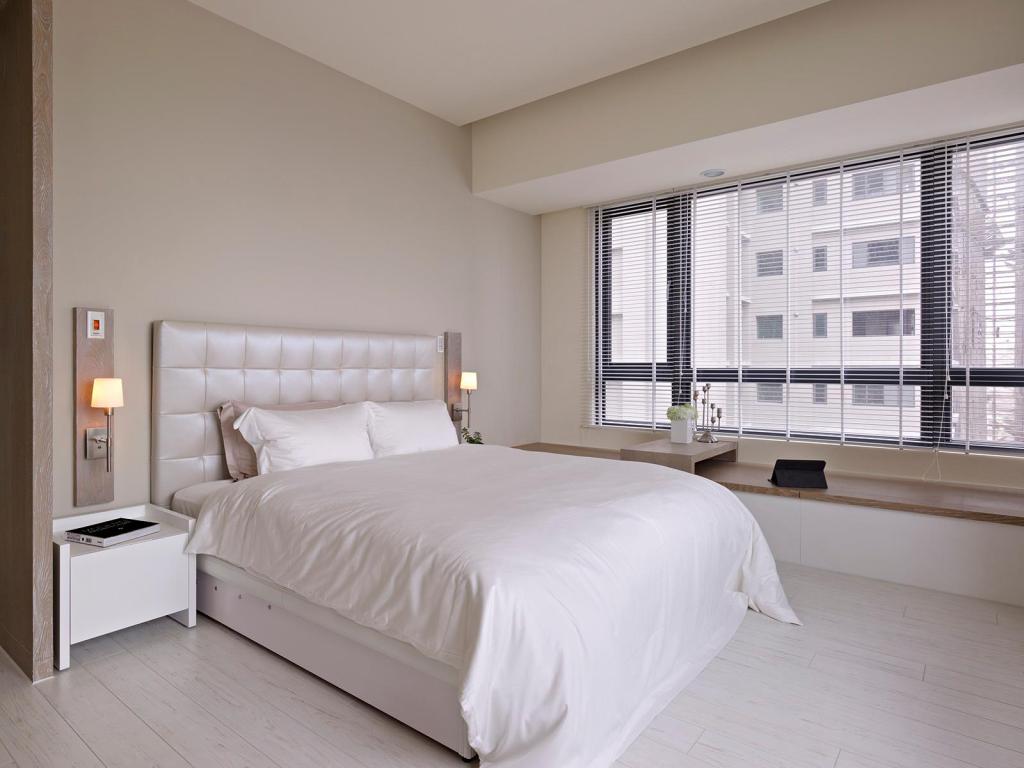 41 White Bedroom Interior Design Ideas & Pictures