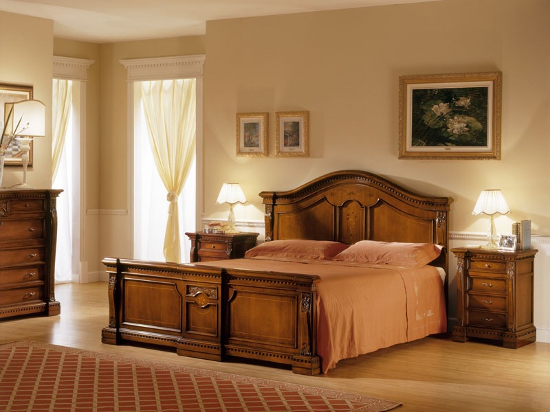Sophisticated solid wood bedroom furniture for attractive bedroom interior design