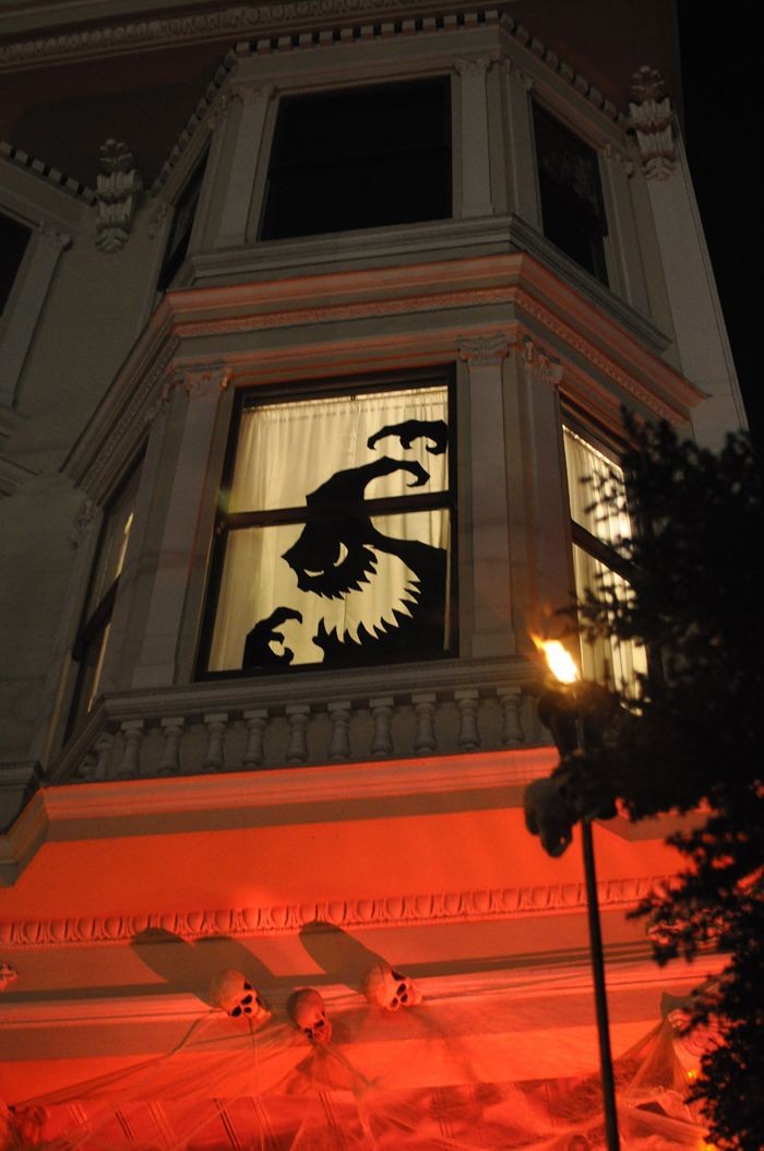 Halloween Window Decorations Ideas to Spook up Your Neighbors