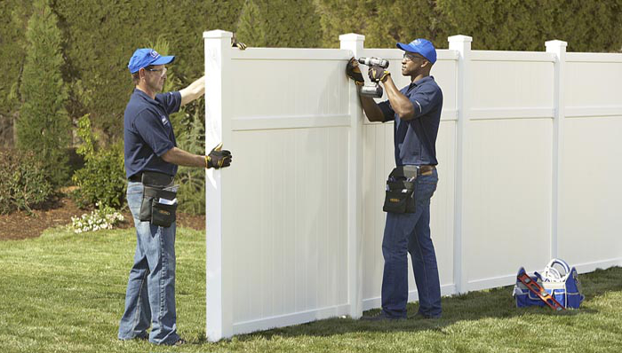 3 Things to Consider When Hiring a Fence Contractor. What not to Do When  Hiring?