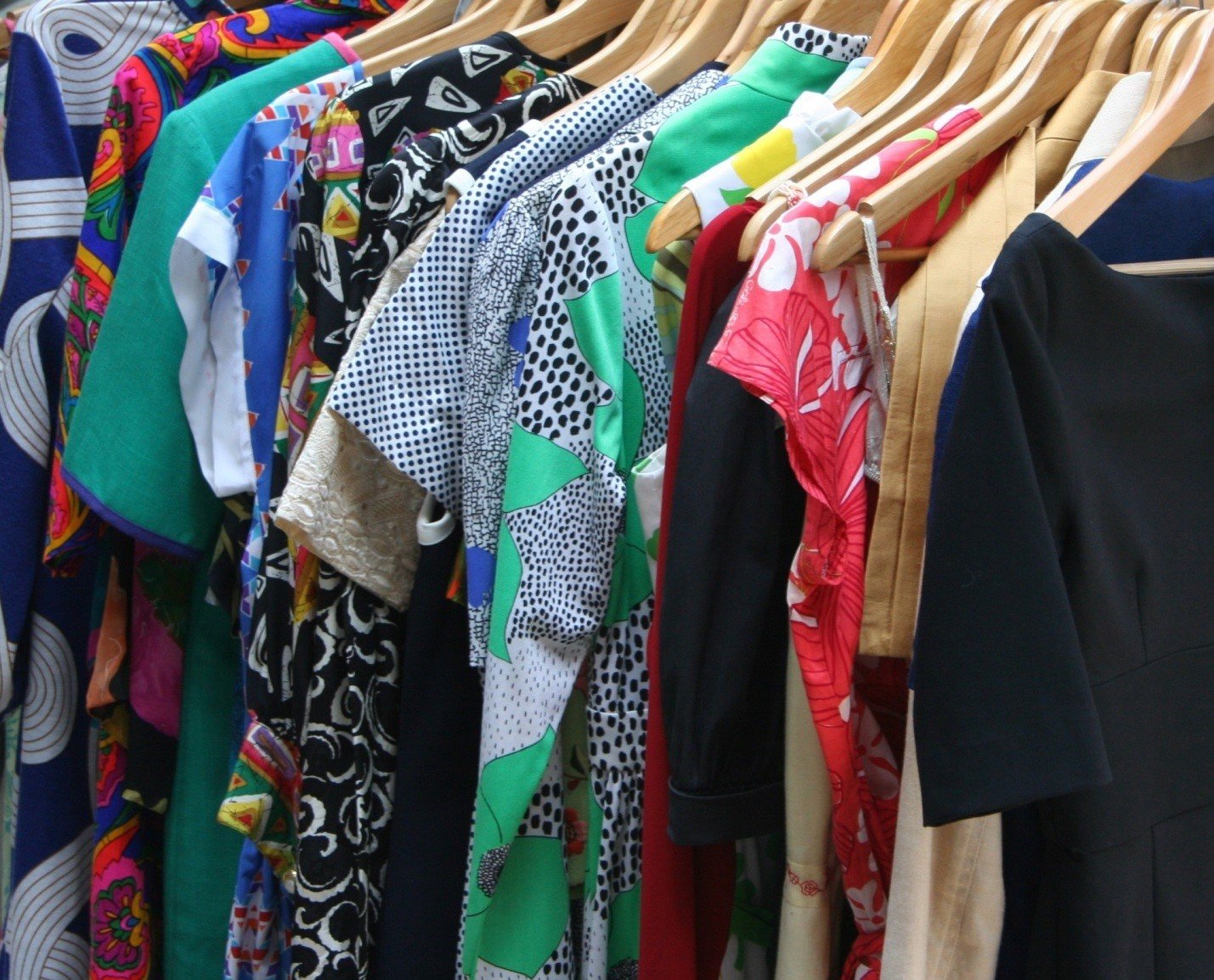 Declutter Your Clothing 5 Easy Closet Organization Tips