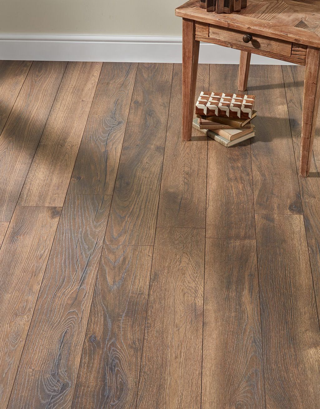 5 Best Laminate Flooring Colours For, Dark Oak Wood Laminate Flooring