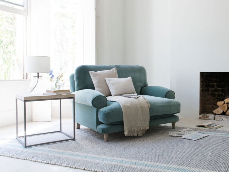 What Makes a Stylish Armchair Comfortable? » Residence Style