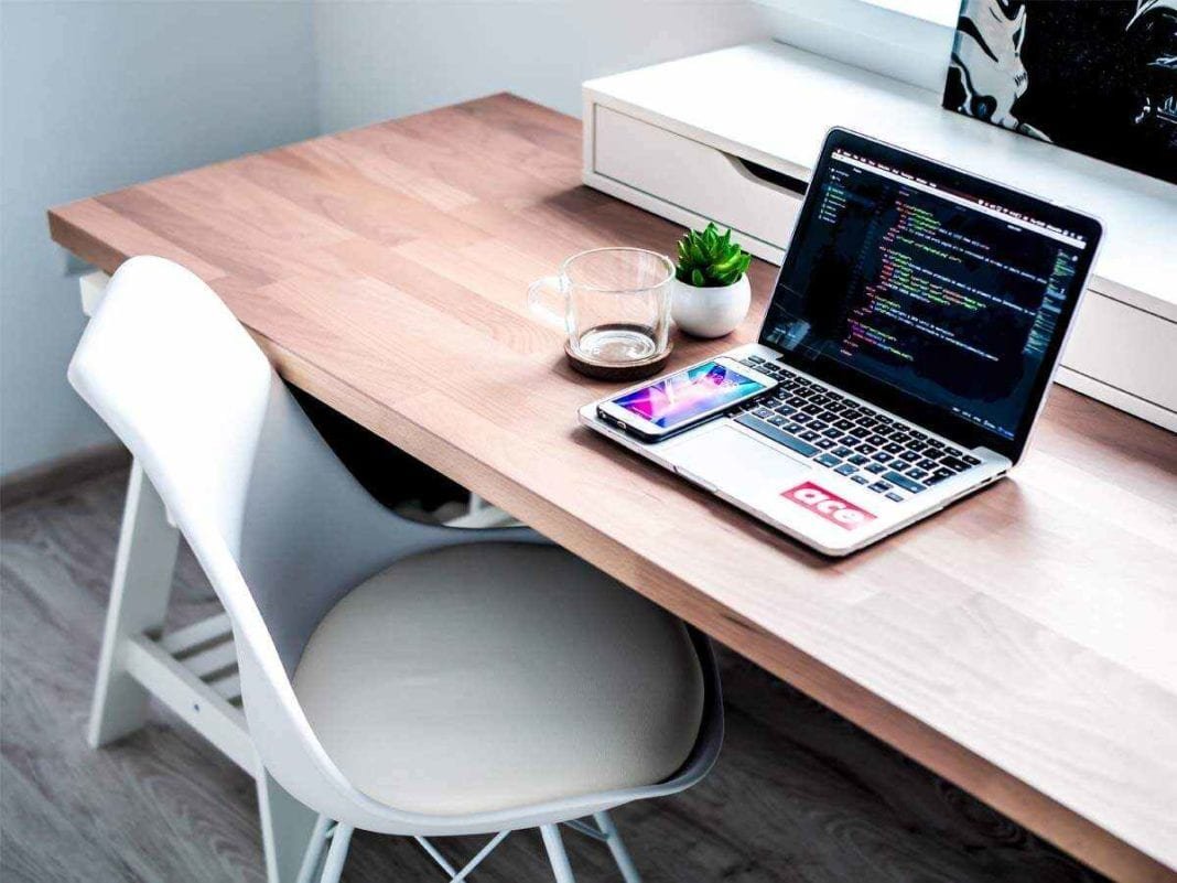 Working From Home? 5 Tips to Find the Right Work Desk » Residence Style